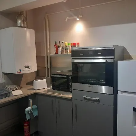 Vue De Reve Dans De Standing - Vous Faites Le Ménage-very Good Prices But Have To Cle-an Th-e Flat Lourdes