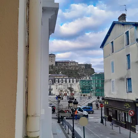 Vue De Reve Dans De Standing - Vous Faites Le Ménage-very Good Prices But Have To Cle-an Th-e Flat * Lourdes