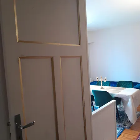 Vue De Reve Dans De Standing - Vous Faites Le Menage-very Good Prices But Have To Cle-an Th-e Flat Lourdes