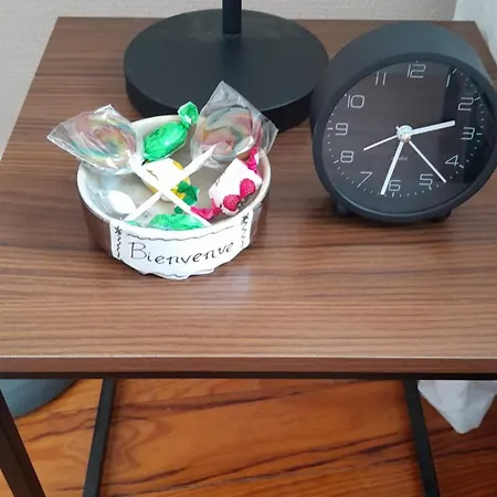 Vue De Reve Dans De Standing - Vous Faites Le Ménage-very Good Prices But Have To Cle-an Th-e Flat Apartamento