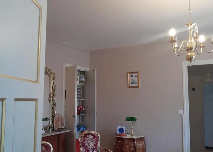 Vue De Reve Dans De Standing - Vous Faites Le Menage-very Good Prices But Have To Cle-an Th-e Flat *