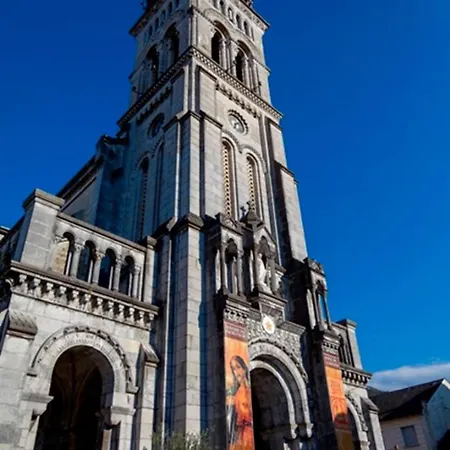Vue De Reve Dans De Standing - Vous Faites Le Menage-very Good Prices But Have To Cle-an Th-e Flat Apartment Lourdes